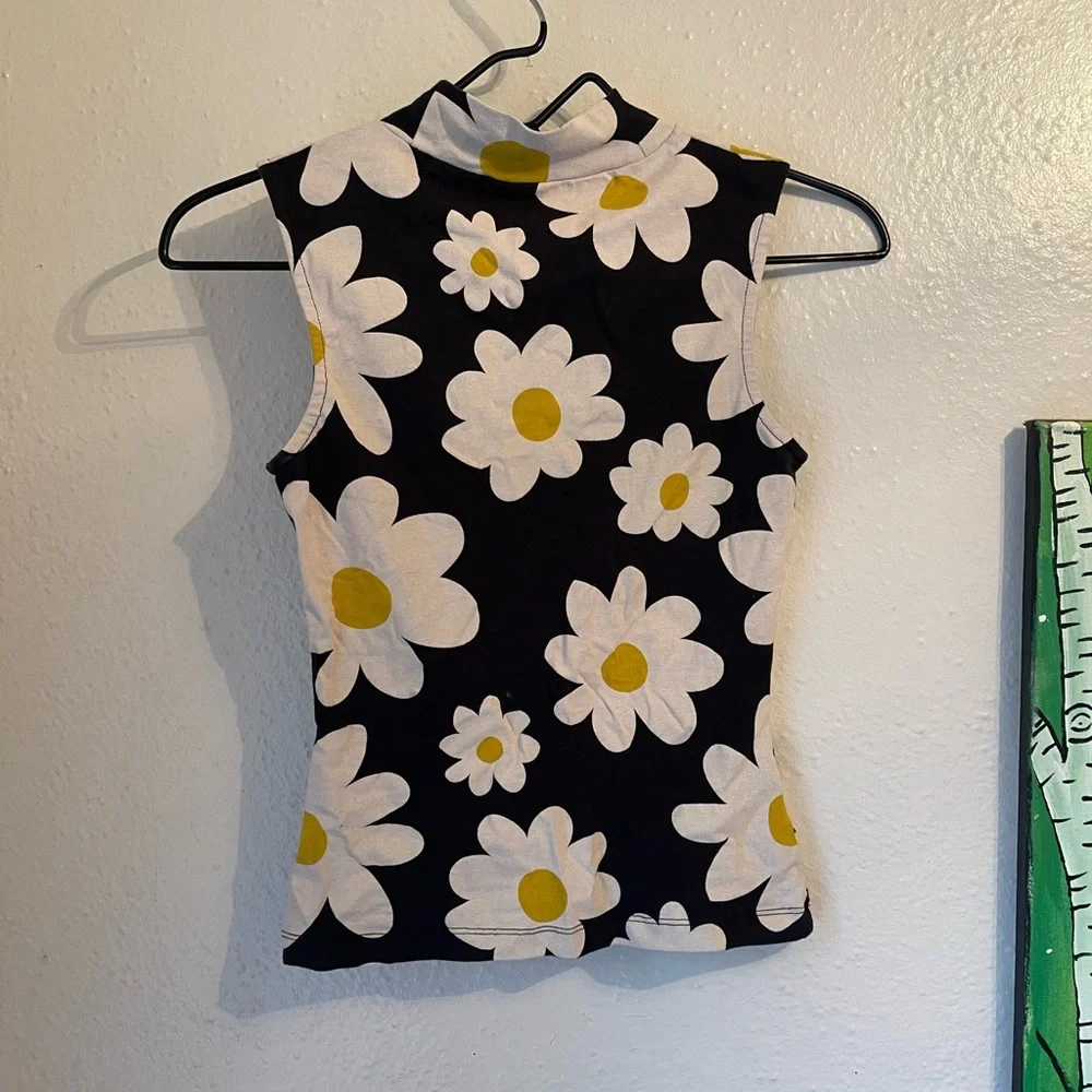 NWOT Lazy Oaf Daisy Chain Sleeveless Top Size UK 6 - Picture 2 of 3